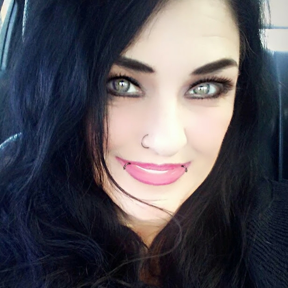 Meet your Posher, Natahanna - Picture 1 of 1